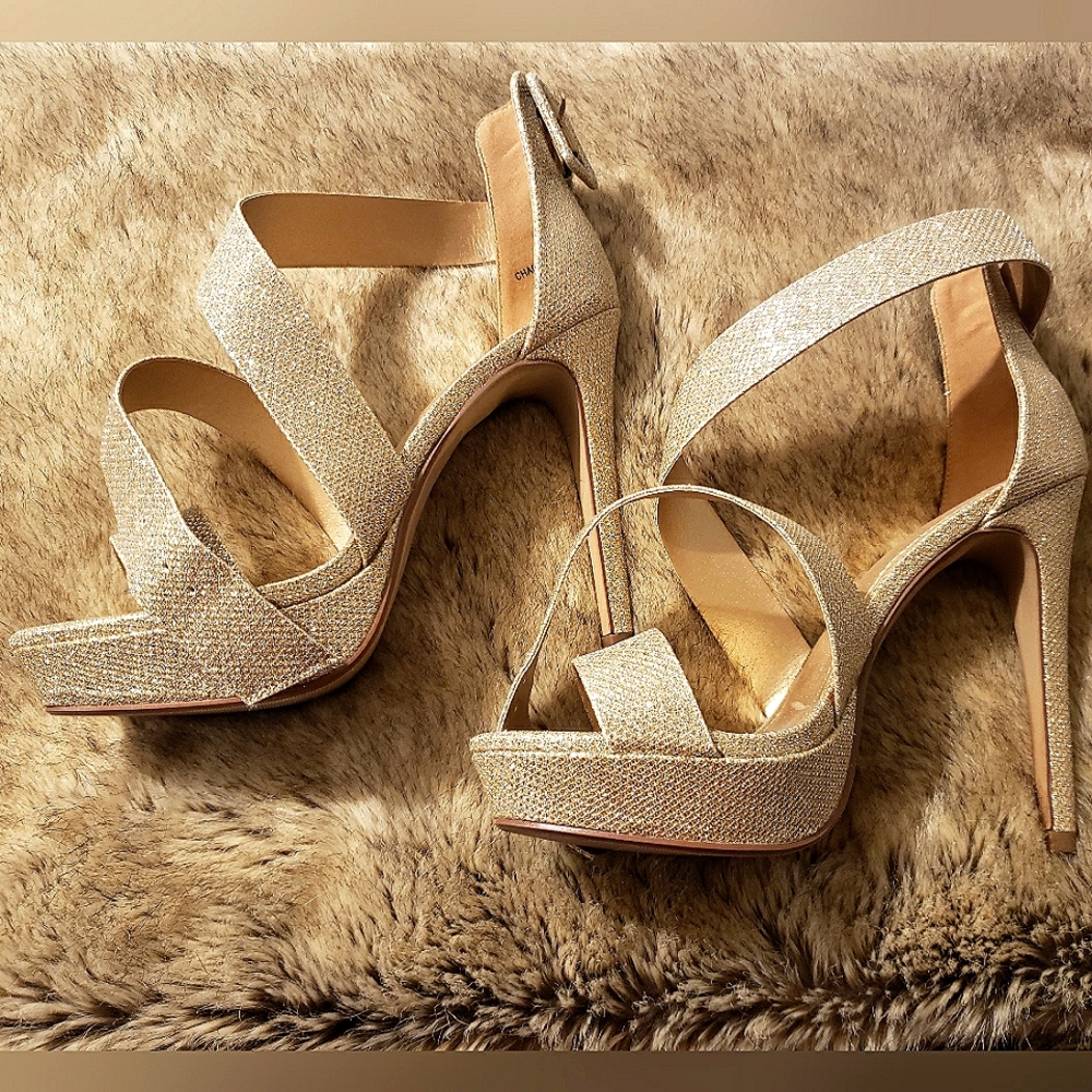 Dream Pairs heels